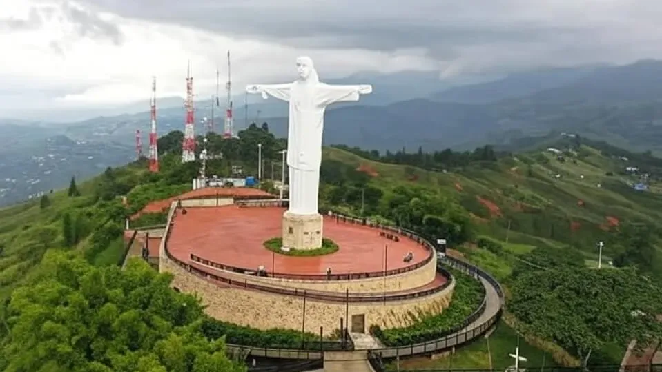 Cristo Rey: Un Icono con Vistas Panorámicas